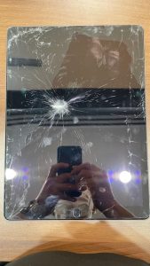 iPadガラス割れ