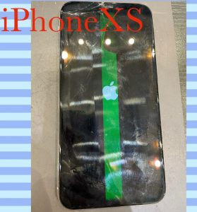  iPhoneXS の画面交換修理