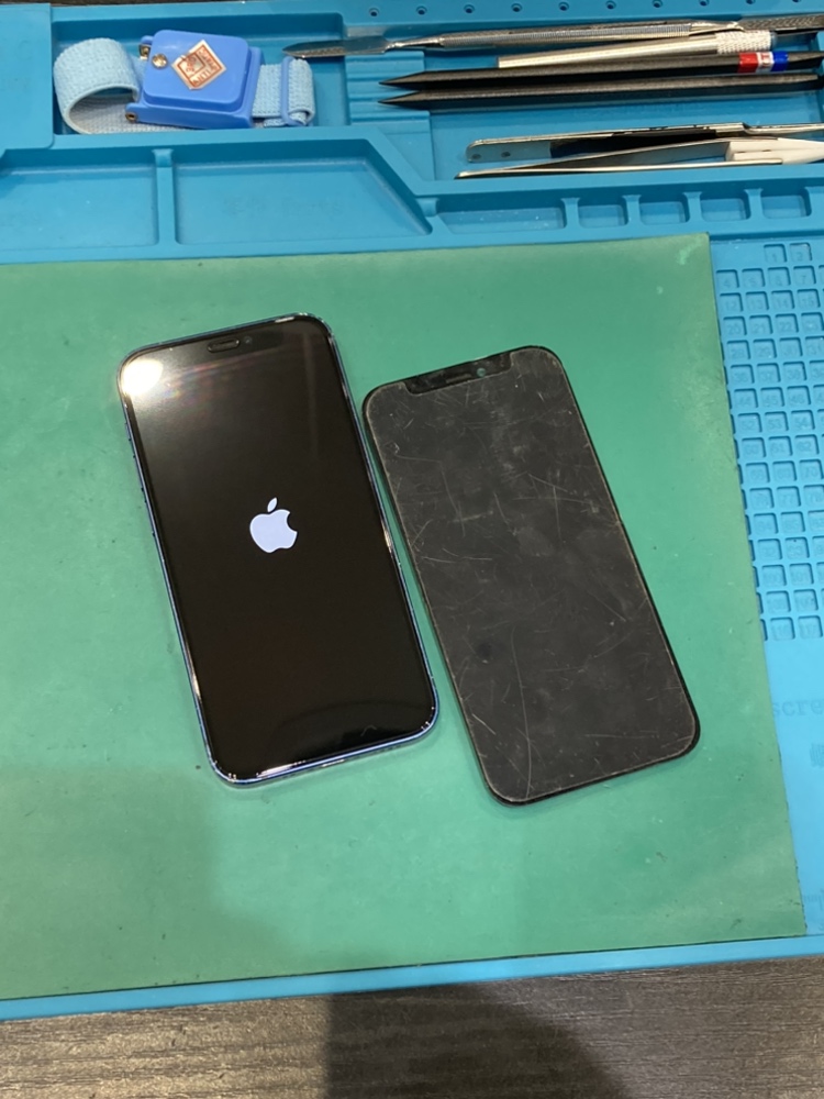 iPhone１２mini 画面交換 ！【福岡市東区】