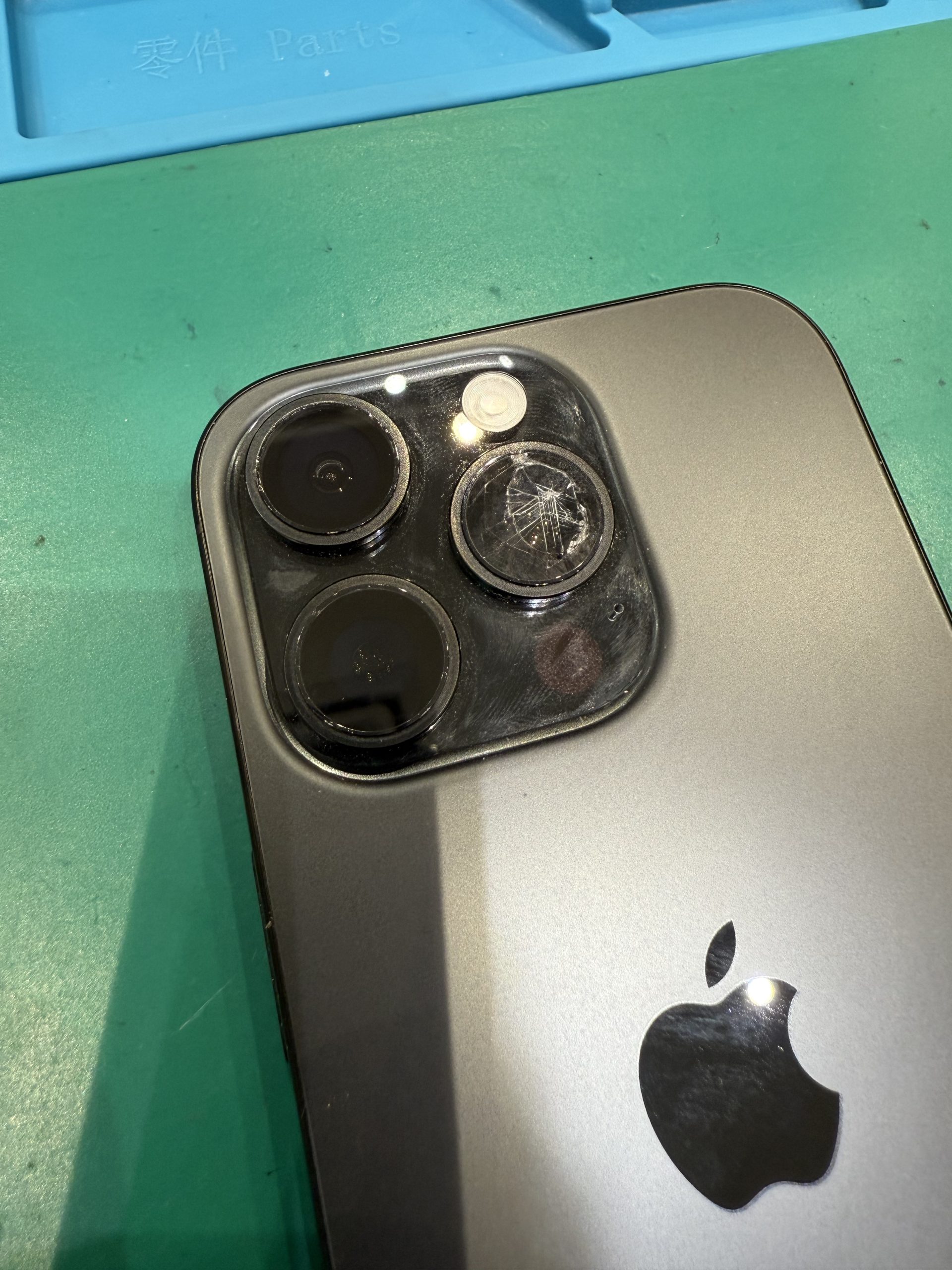 iPhone 16Pro リアカメラレンズ割れ 福津市よりご来店 | iPhone